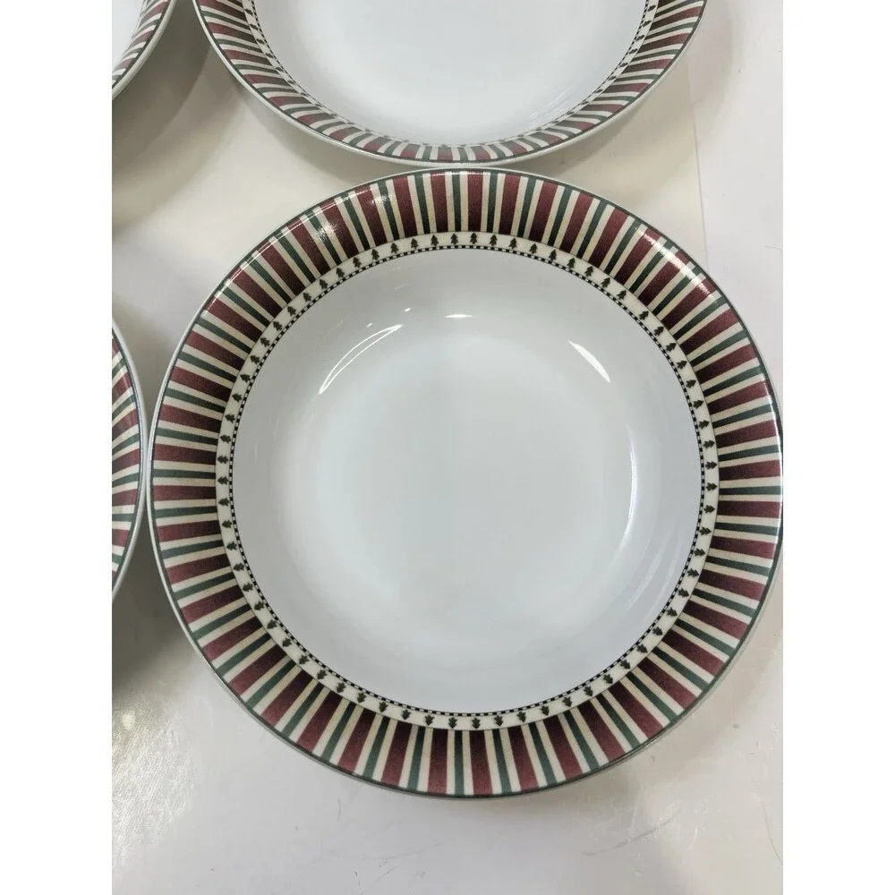 Sakura Debbie Mumm SLEDDING CHARACTERS 4 Soup Cereal Bowls Trees Red Green Trim